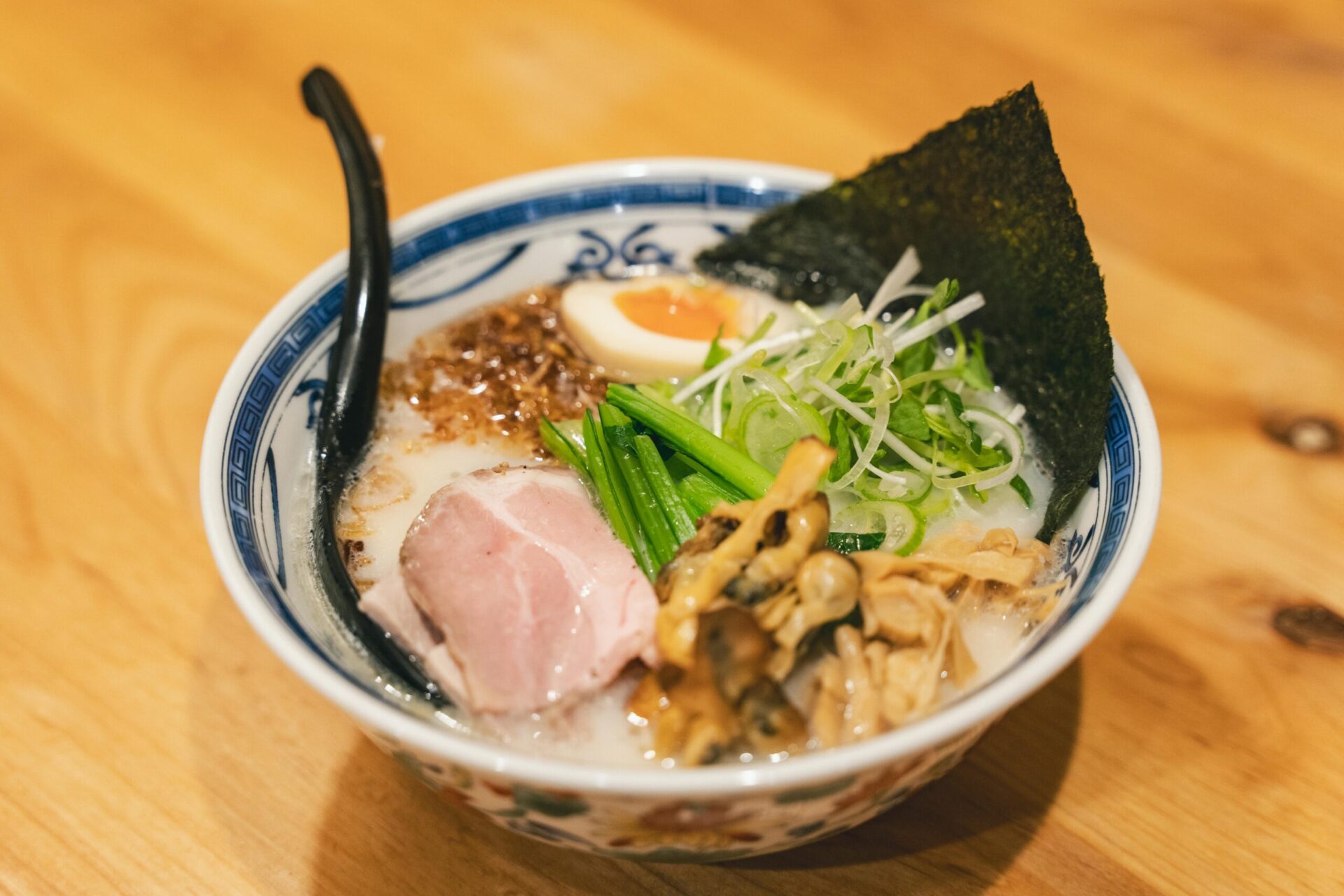 美味しさと楽しさを共有してほしい。佐世保発・新世代拉麺店『らーめん砦/研究所』