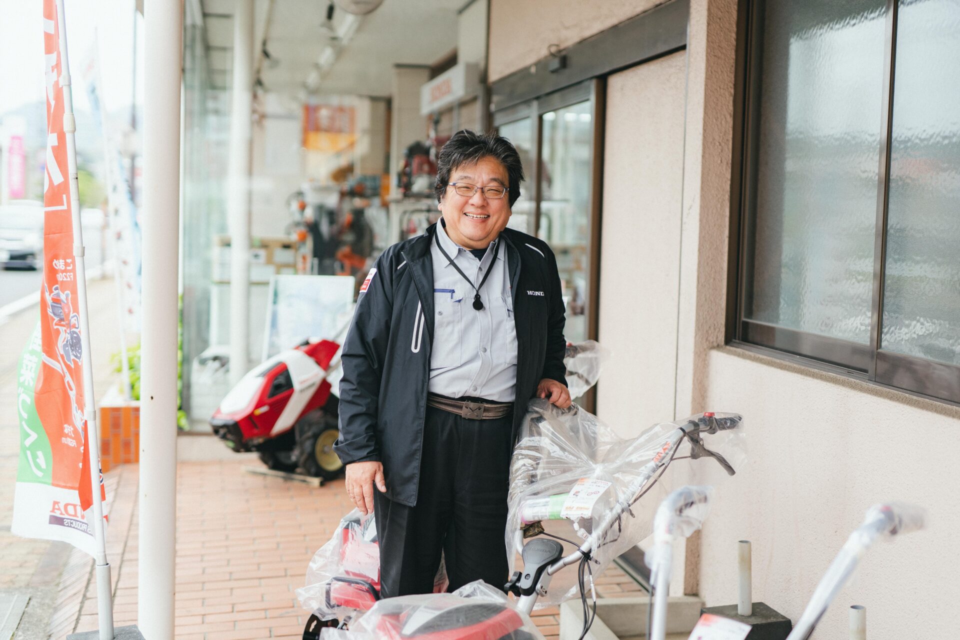 こんなところに農機具屋。かつて泥んこのわんぱく坊主がいた。『有限会社 吉野優商店 代表 吉野 英樹さん』