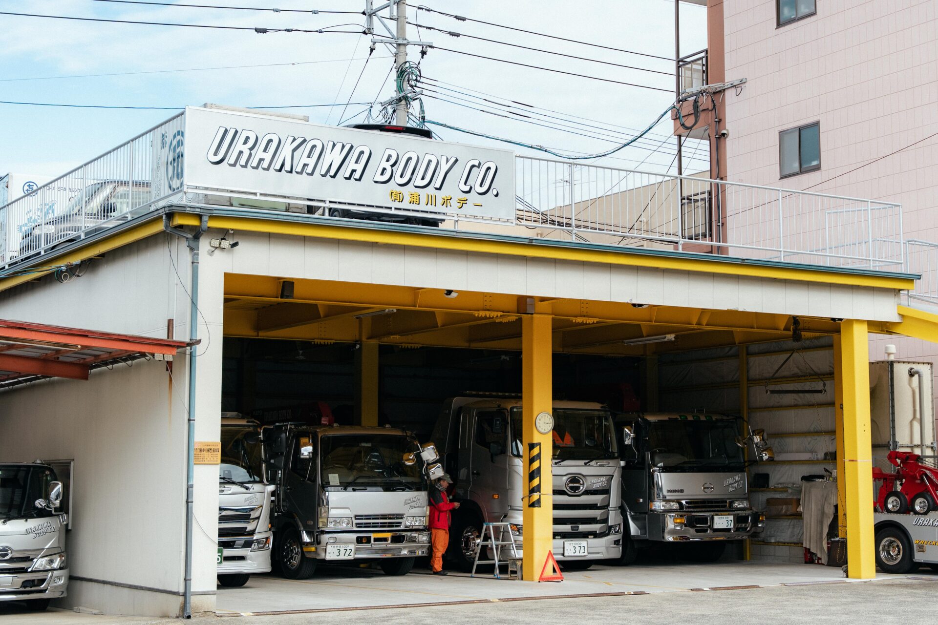 銀色の守護神、SASEBOを走る。『有限会社 浦川ボデー』